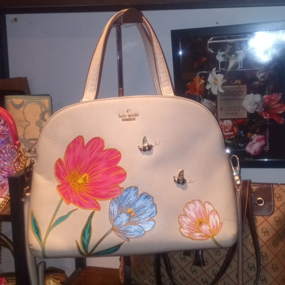 kate spade | Picnic Perfect Bee Lottie Handbag | GUC- see description - Picture 2 of 14
